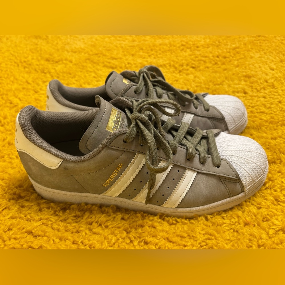 Adidas Superstar Suede Orbit Green & Gold - Picture 2 of 10